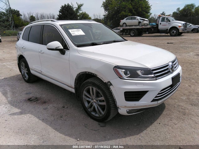 2015 Volkswagen Touareg, VIN: WVGEP9BPXFD006675