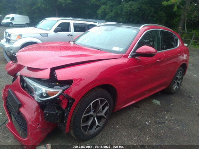 2021 Alfa Romeo Stelvio, VIN: ZASPAKBN9M7D18946