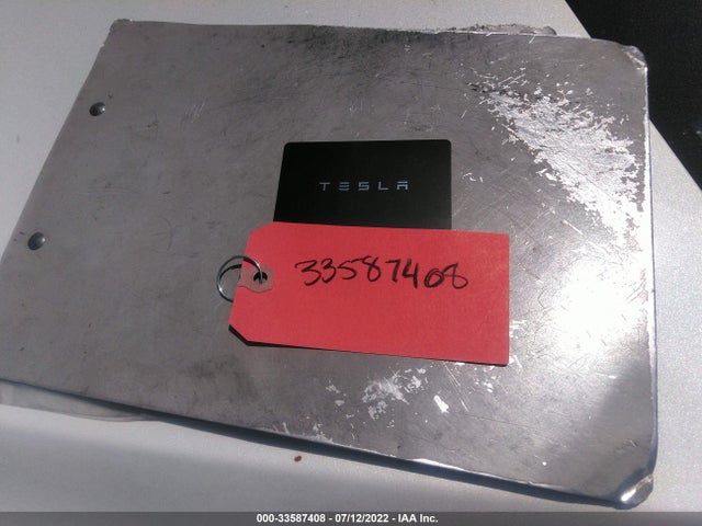 2022 Tesla Model X, VIN: 7SAXCBE66NF337864