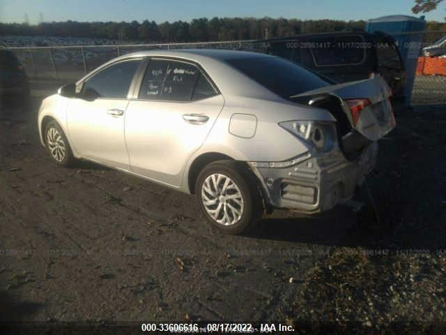 Toyota COROLLA LE 2018 5YFBURHE3JP851220 Image 3