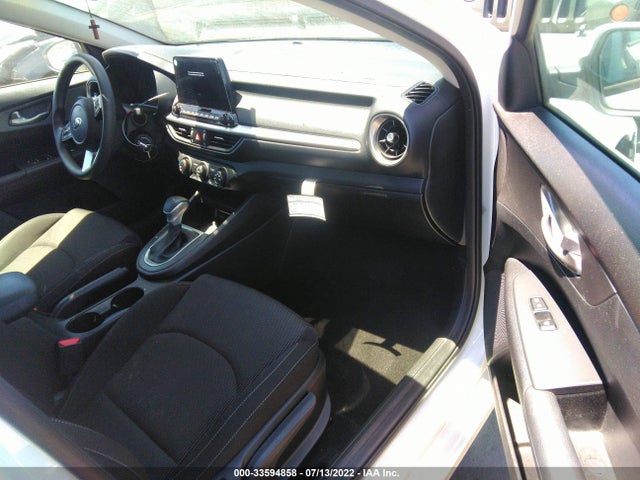 2021 KIA FORTE LXS VIN: 3KPF24AD8ME302131