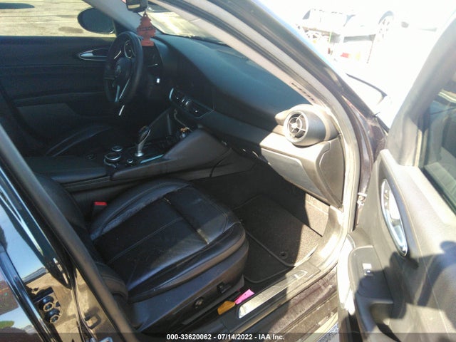 2018 Alfa Romeo Giulia, VIN: ZARFAEBN4J7566903