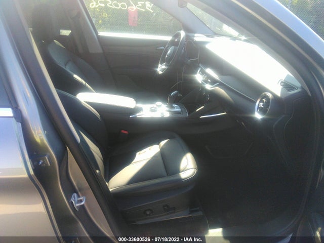 ZASPAKBN5M7D14067 Alfa Romeo STELVIO TI