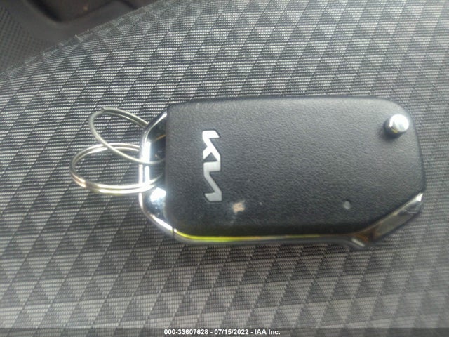 KIA SOUL LX 2022 KNDJ23AU0N7830493 Image 3
