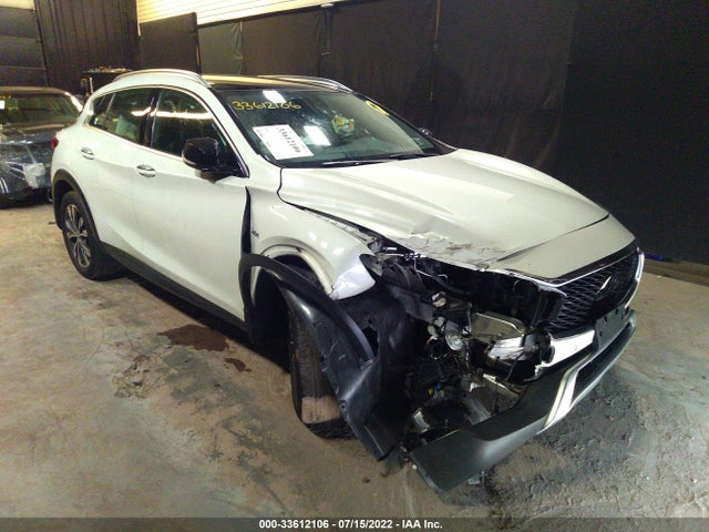 2018 Infiniti QX30, VIN: SJKCH5CR2JA004296