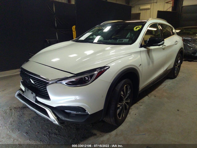 2018 Infiniti QX30, VIN: SJKCH5CR2JA004296