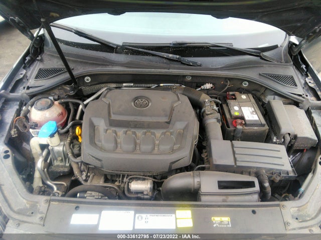 1VWAA7A30JC025092 Volkswagen Passat 2.0t S/r-line