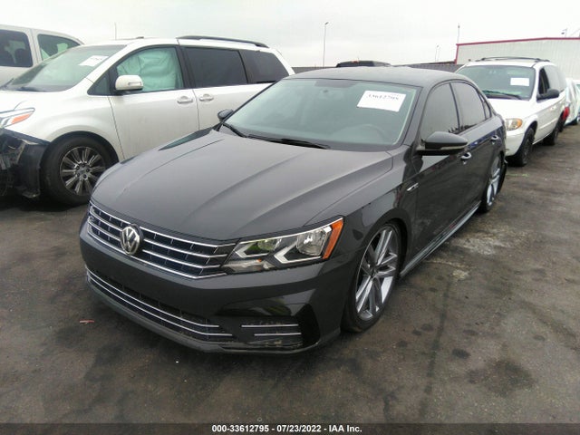 1VWAA7A30JC025092 Volkswagen Passat 2.0t S/r-line
