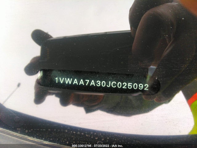 1VWAA7A30JC025092 Volkswagen Passat 2.0t S/r-line