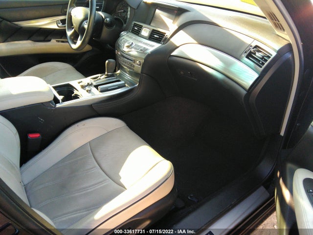 2017 Infiniti Q70, VIN: JN1BY1AP9HM740849