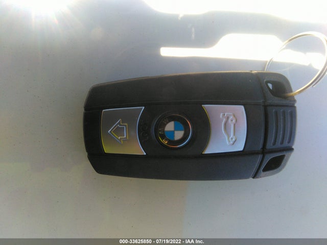 2014 BMW X1, VIN: WBAVM1C58EVW54453