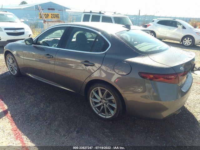 2017 Alfa Romeo Giulia, VIN: ZARFAEDN6H7556204