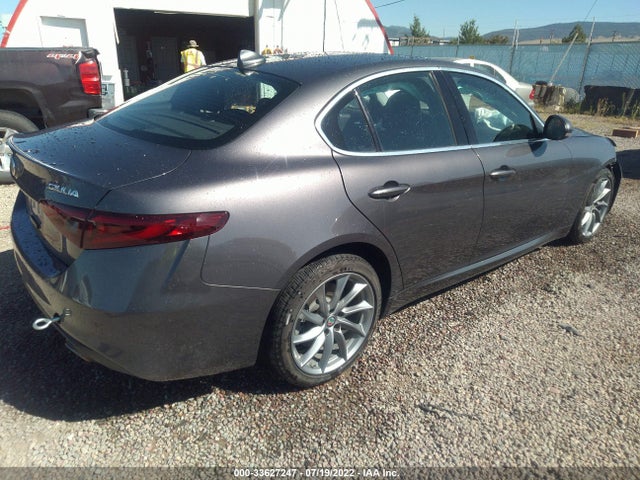 2017 Alfa Romeo Giulia, VIN: ZARFAEDN6H7556204