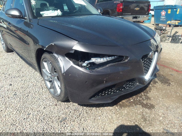 2017 Alfa Romeo Giulia, VIN: ZARFAEDN6H7556204