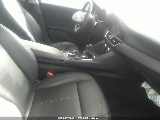 2017 Alfa Romeo Giulia, VIN: ZARFAEDN6H7556204