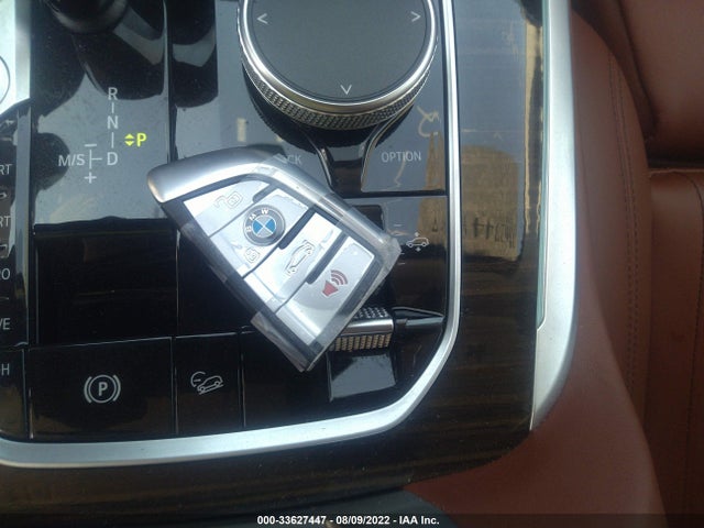 2021 BMW X7, VIN: 5UXCW2C04M9G38936