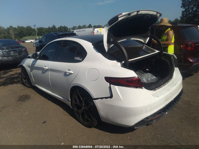 2021 Alfa Romeo Giulia, VIN: ZARFANBNXM7648686
