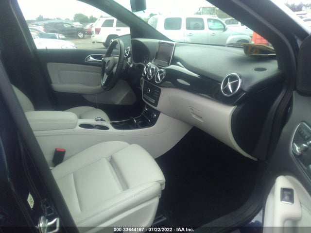 2017 Mercedes-Benz B-Class, VIN: WDDVP9AB9HJ015565