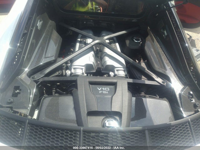 2018 Audi R8, VIN: WUAKBAFX3J7900481