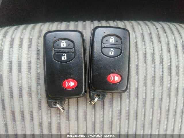2016 Toyota Prius, VIN: JTDZN3EUXGJ048065