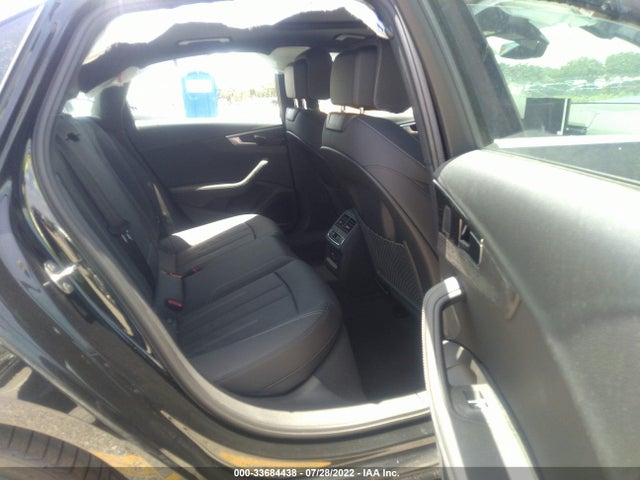 2022 Audi A4, VIN: WAUEAAF49NN007653