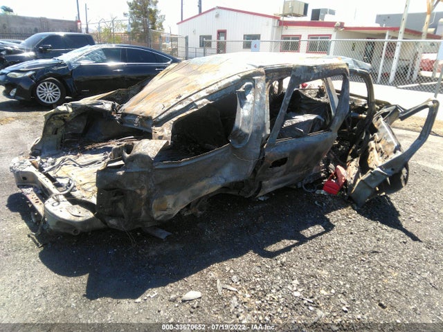 Chevrolet Tahoe Ls 2004 1GNEK13Z84R197931 Image 4