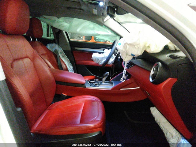 2019 Alfa Romeo Stelvio, VIN: ZASPAKAN8K7C40075