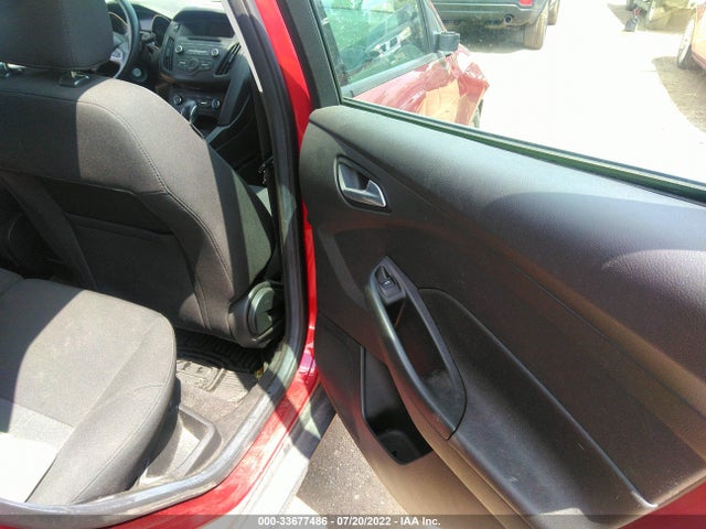 1FADP3K2XHL317717 Ford FOCUS SE