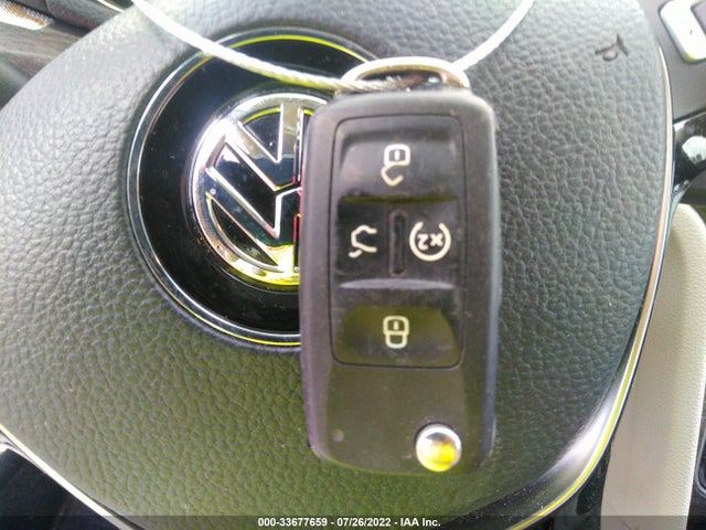 2018 Volkswagen Passat, VIN: 1VWBA7A3XJC019594