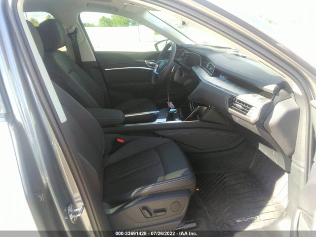 2021 Audi e-tron, VIN: WA1AAAGE6MB012814