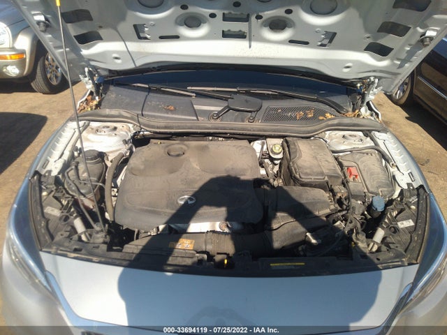 SJKCH5CR6HA028725 Infiniti Qx30 Premium