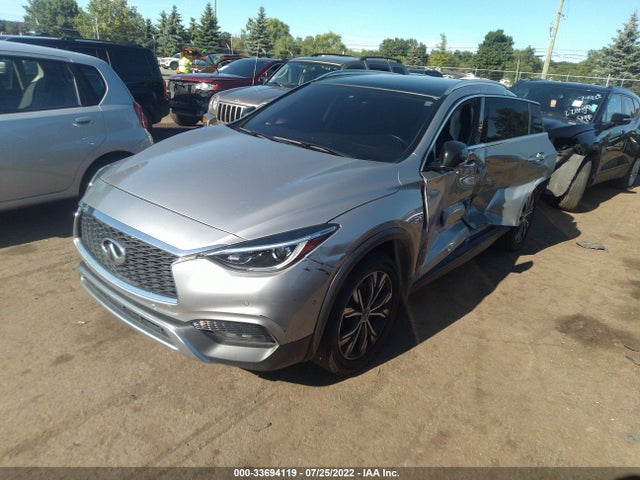 SJKCH5CR6HA028725 Infiniti Qx30 Premium