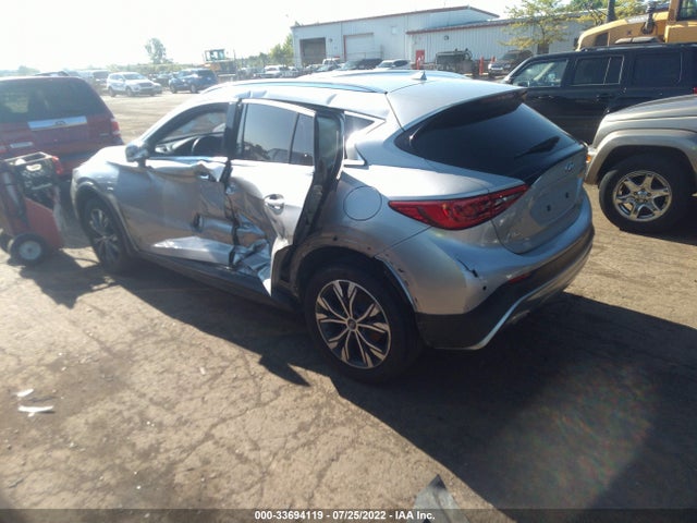 SJKCH5CR6HA028725 Infiniti Qx30 Premium