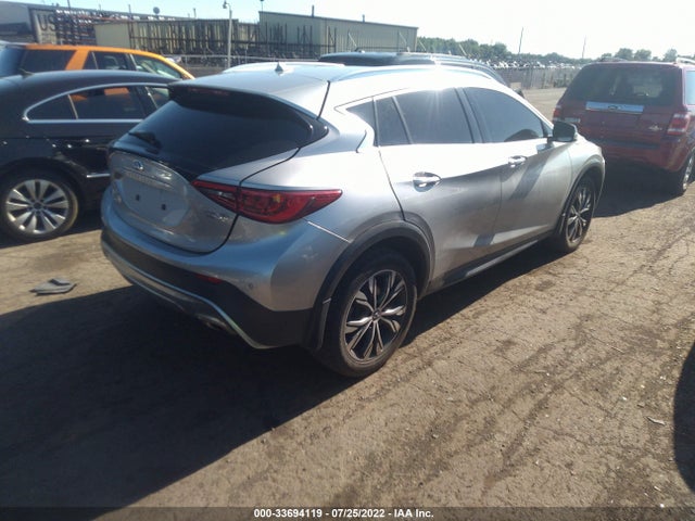 SJKCH5CR6HA028725 Infiniti Qx30 Premium