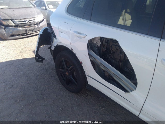 2014 Porsche Cayenne, VIN: WP1AF2A20ELA43420