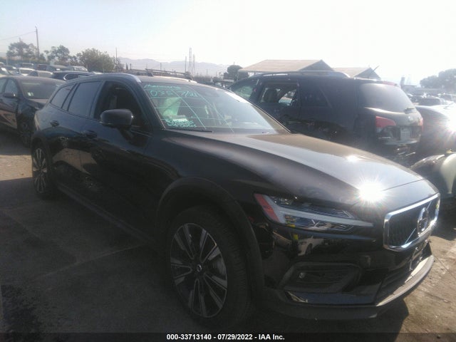 2021 Volvo V60, VIN: YV4102WK2M1069116