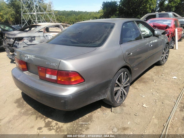 JT8BF22G3V0008807 Lexus ES 300 LUXURY SPORT SDN