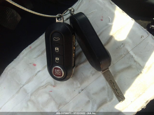 2015 Fiat 500, VIN: 3C3CFFBR9FT648415