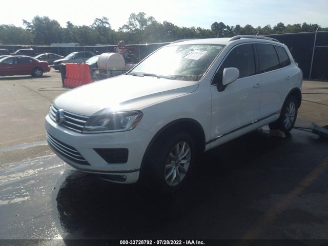 2016 Volkswagen Touareg, VIN: WVGEF9BP5GD006796