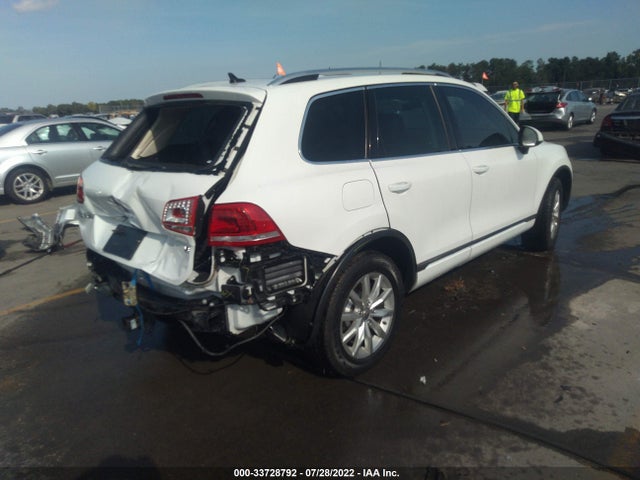 2016 Volkswagen Touareg, VIN: WVGEF9BP5GD006796