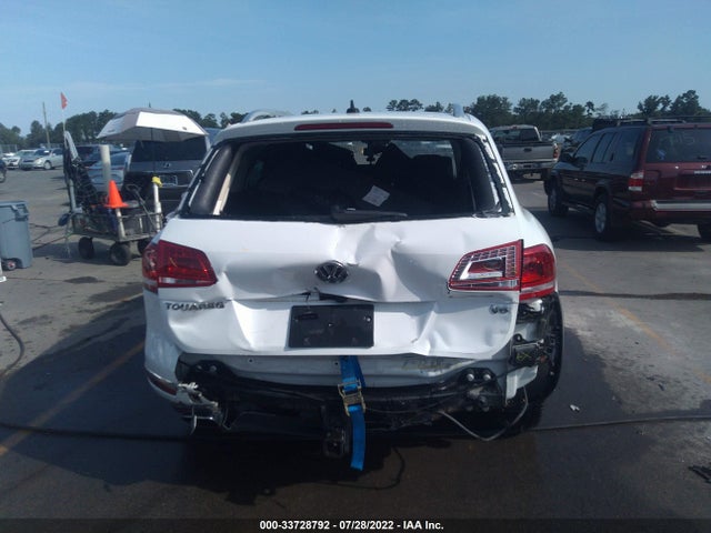 2016 Volkswagen Touareg, VIN: WVGEF9BP5GD006796