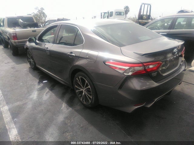 2018 Toyota Camry, VIN: 4T1B11HK2JU111303