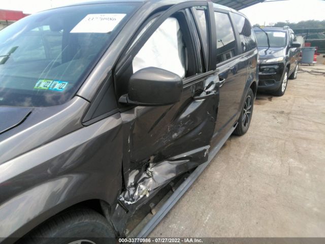 2C4RDGCGXJR329566 Dodge Grand Caravan Sxt