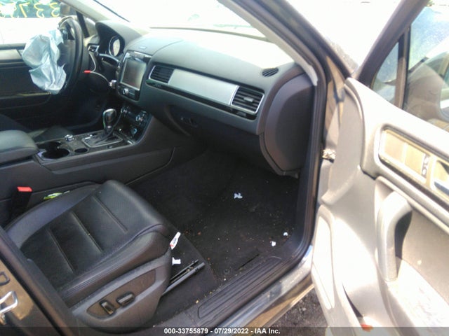 WVGFF9BPXBD004586 Volkswagen Touareg Sport