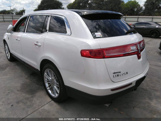 2019 Lincoln MKT, VIN: 2LMHJ5AT2KBL01358