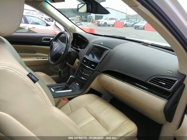 2019 Lincoln MKT, VIN: 2LMHJ5AT2KBL01358