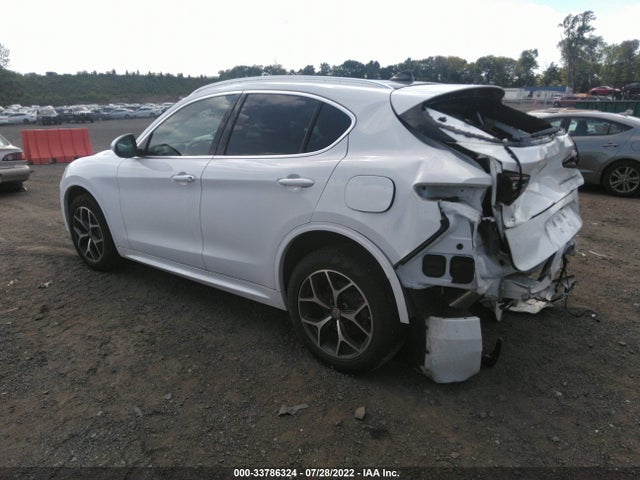 2021 Alfa Romeo Stelvio, VIN: ZASPAKBN4M7D00130