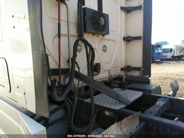 2016 FREIGHTLINER CASCADIA 125 VIN: 1FUJGLD58GLGY2749