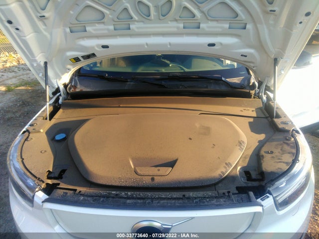 2022 Volvo XC40, VIN: YV4ED3UR8N2696071
