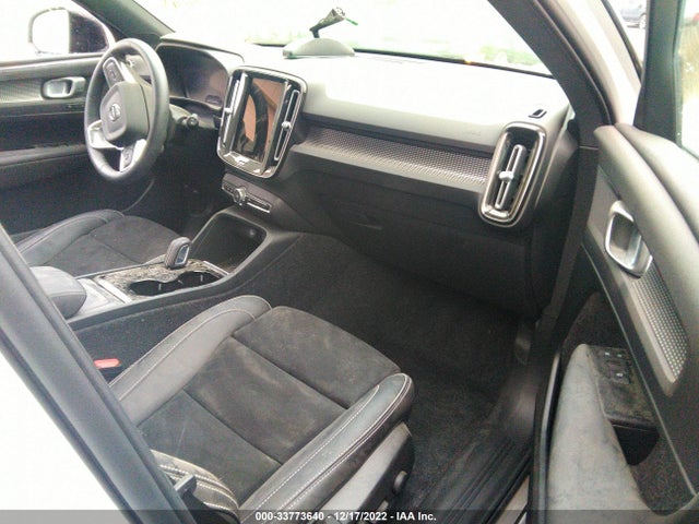 2022 Volvo XC40, VIN: YV4ED3UR8N2696071